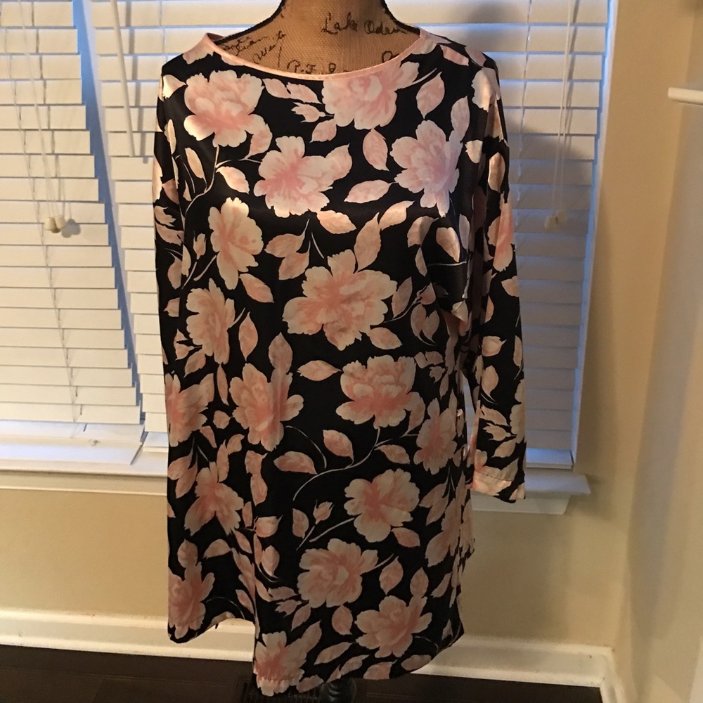 🌟 Bundle 2 for $12 COPY - Five to Nine Women's Tunic Size L
